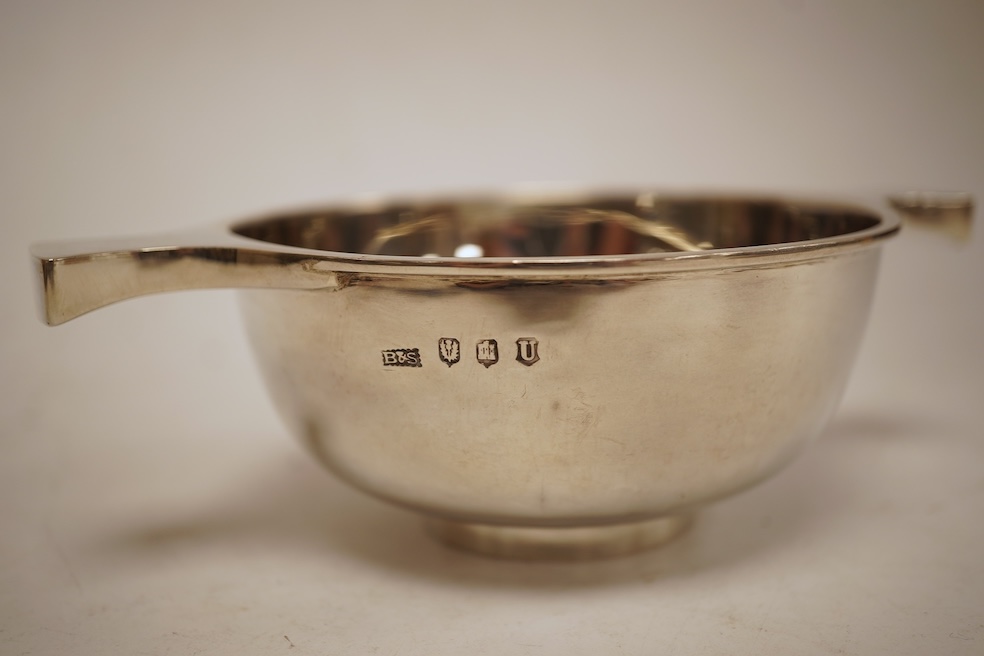 A George V Scottish silver quaich, by Brook & Son, Edinburgh, 1925, 15cm over handles, 4.2oz.